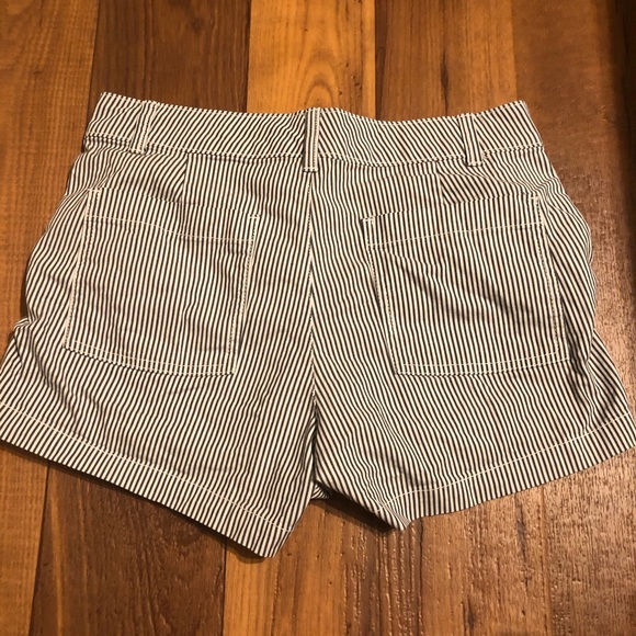 Gap striped shorts - Picture 2 of 3